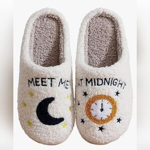 Meet me at midnight Taylor Swift womens slippers size 9/10 NWOT